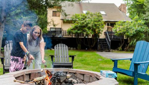 Bethel Escape Hot Tub 4 beds Game Room and Fire pit Fully Stocked Kitchen - Foto 4, Garden