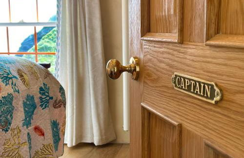 Unique Retreat - 2 bedroom cliff top cottage with large terrace - Photo 16