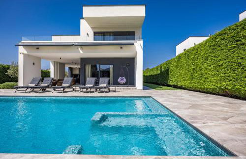 Villa Ula in Pula with heated pool, sauna & private tennis court - Photo 55