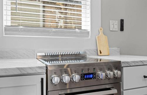 Charming Studio Stay in Vibrant Highlands Area - Foto 13