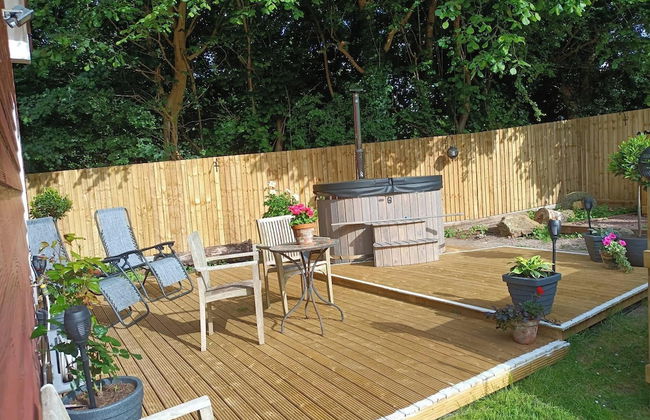 Romantic Chalet- Hot Tub- Games Room-stream-views - Foto 26