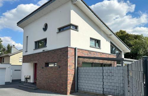 Ruhig und zentral zwischen Köln und Düsseldorf ,nahe Schloss Dyck - Foto 1