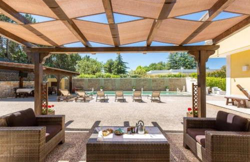 Villa Dosagiri con piscina - Foto 1