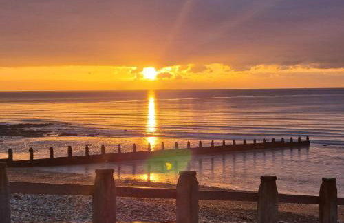 Luxury Beachfront Retreat for 14 with Hot Tub - Photo 66