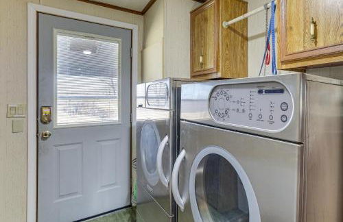 Pool, Large Porch! Country Home Near Roaring River - Foto 25