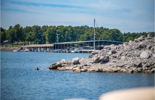 Cottage on Cypress Bay near Paris Landing State Park - Foto 35