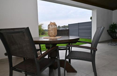 Stilvolle & ruhige Ferienwohnung mit Terrasse & Garten - Foto 2