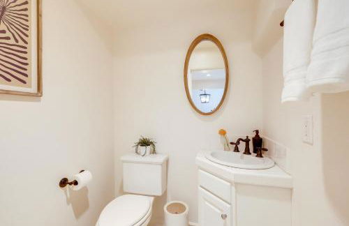 Summerland Home with Beach Supplies Walk to Beach! - Photo 14