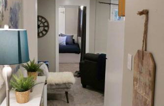 Central 2 bedroom unit with 3 beds and 3 large TVs - Photo 18