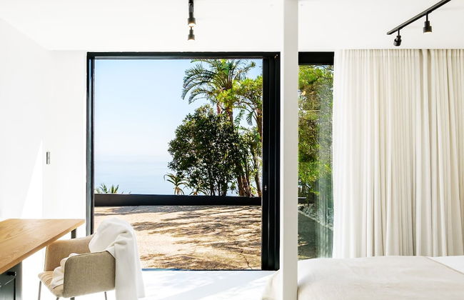 Exceptionally Unique Magnum Villa w Sea Views - Photo 22