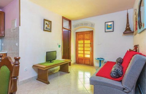 Two-Bedroom Apartment In Porec - Photo 7