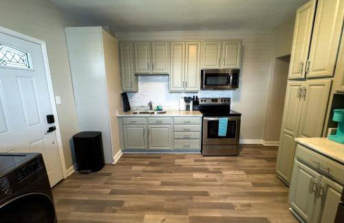 Portsmouth 2BR 1BA Getaway - Foto 26