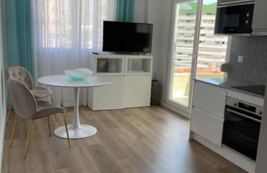 Relaxing modern beachfront apartment - amazing sea view - Photo 6