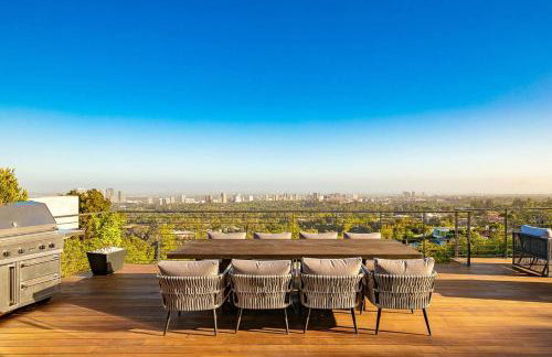 Stunning Modern Estate in BH with Pool, Spa, and Views - Foto 31