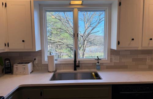 5 BR lakefront home with swim dock bunk room High Speed WiFi - Foto 13