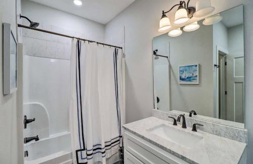 All-Encompassing Lakehouse with Modern Accents! - Foto 27