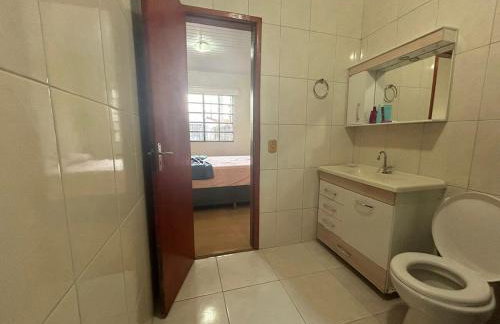 Casa ampla com 02 suítes e 01 quarto próx das Cataratas e Aeroporto - Foto 25