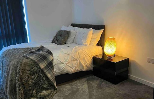 Stunning 2-bed Apartment in Grays - Photo 4