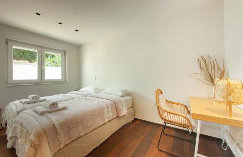 Villa Madrugada, beachside villa in Costabella - Photo 42