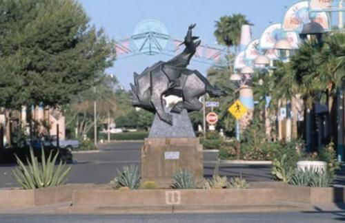 The Scott Getaway - Walkable to Old Town, remodeled space, outdoor pool! - Foto 26