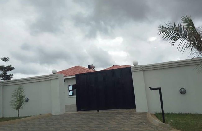 Luxury 3 Bedroom Self Catering Apartment- Masvingo - Foto 31