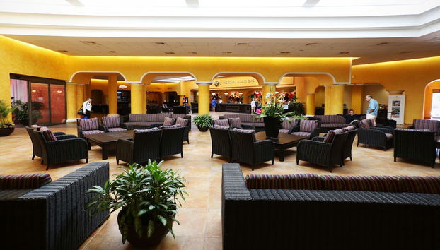 Coin salon dans le hall