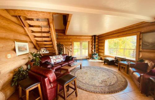 Turnagain View Lodge and Wedding Venue - Photo 29