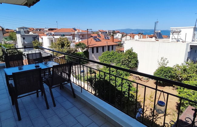 Overlooking the Tower - Photo 9