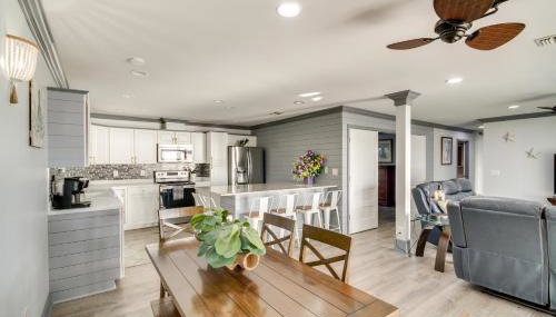 Front Row Beachfront Long Beach Getaway - Photo 2