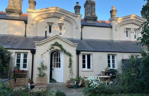 Beautiful 1840s Grade II Listed Almshouse - Foto 7