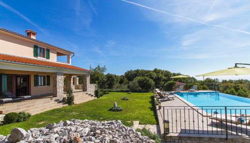 Elegant 4-Bedroom Villa with Private Pool and Amazing Sea Views - Foto 4, Garden
