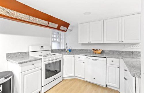 8BR 3BA Classic by Tropicana, Boardwalk, Beach - Foto 20