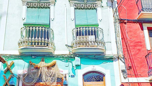 Tour privado por Villajoyosa - Foto 4, Peculiares fachadas de la localidad alicantina de Villajoyosa