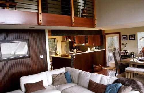 Stylish Lake Cabin with a Sauna and Hot Tub in Bellingham, Washington - Foto 8