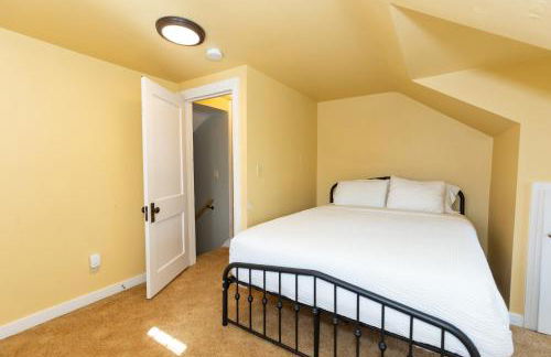 Charming School House with Large Pool - Foto 65