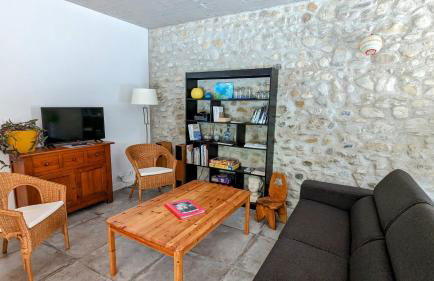 Rez-de-jardin indépendant dans ferme maraichère bio avec grand jardin privatif clos et arboré - Foto 6