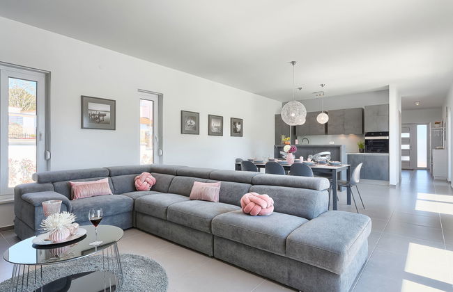 Ella Premantura - Foto 15