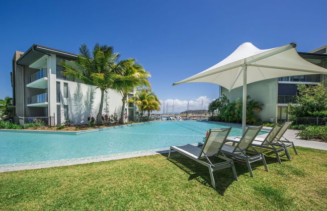 Blue on Blue Apartment 813 - Photo 13