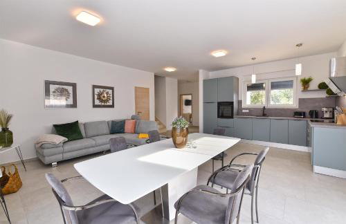 Jlo1 mit beheizbarem Pool - Photo 17