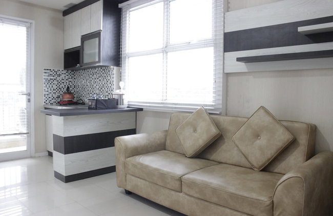 Simply Homey 2BR Apartment Parahyangan Residence - Photo 4