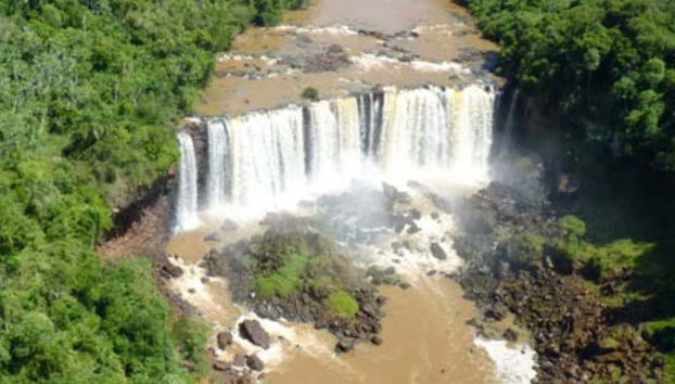 Cascade Ñacunday, à l'est du Paraguay