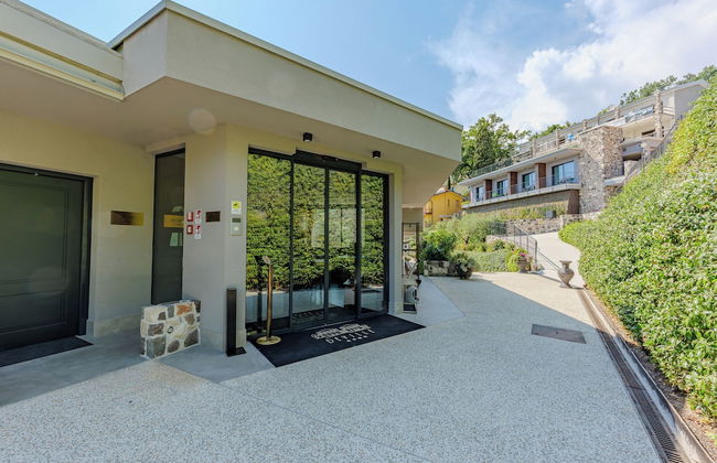 Hotel DeVille - Photo 2