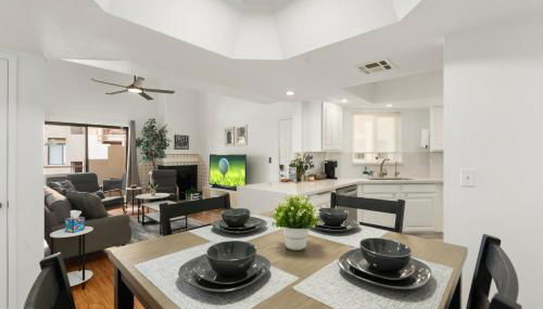 Mid-Century, Two-story with private Balconies & Pool view - Foto 5