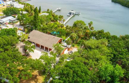 Huge Waterfront Mini-Resort w Gym, Dock & Pool - Foto 26