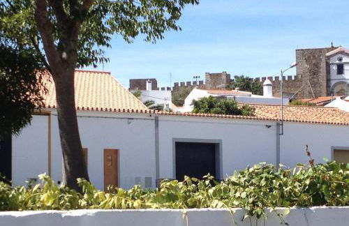 CASA NA VILA HISTÓRICA DE MOURÃO - Foto 1