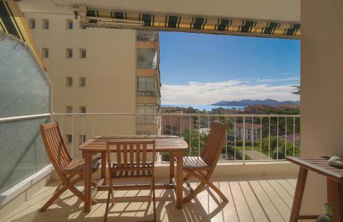 FRGK Fauvettes 1BDR Terrace, Parking, AC & Ultra-Fast Wi-Fi - Photo 39