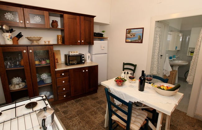 Typical Trullo with Conical Roof in Excellent Area near Sea - Foto 9