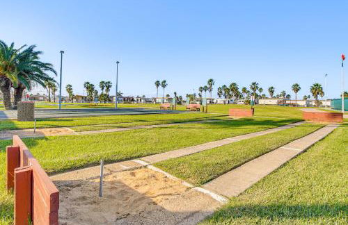 Furnished Deck Waterfront Port Isabel Cottage! - Foto 43