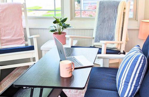 The Jewel of The Cove - Historic Coastal Retreat - Foto 16