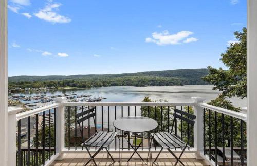 Lakeview Villa with Private Hot Tub, Firepit & Breathtaking Cliff Views - Foto 33